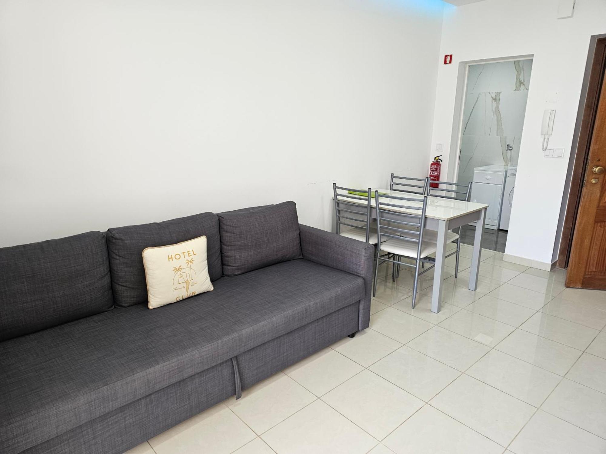 Apartamentos Navio Azul Funchal  Bilik gambar