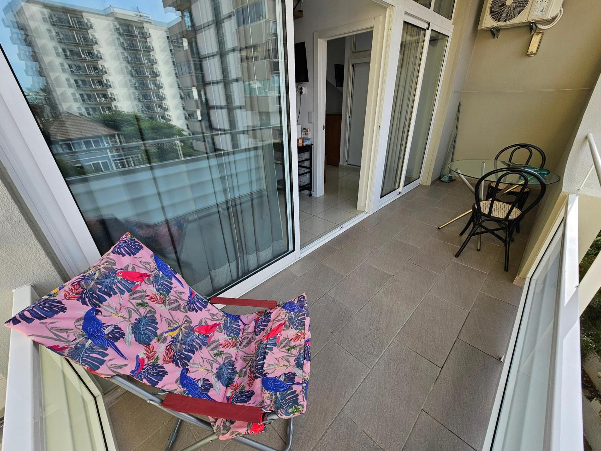 Apartamentos Navio Azul Funchal  Bilik gambar
