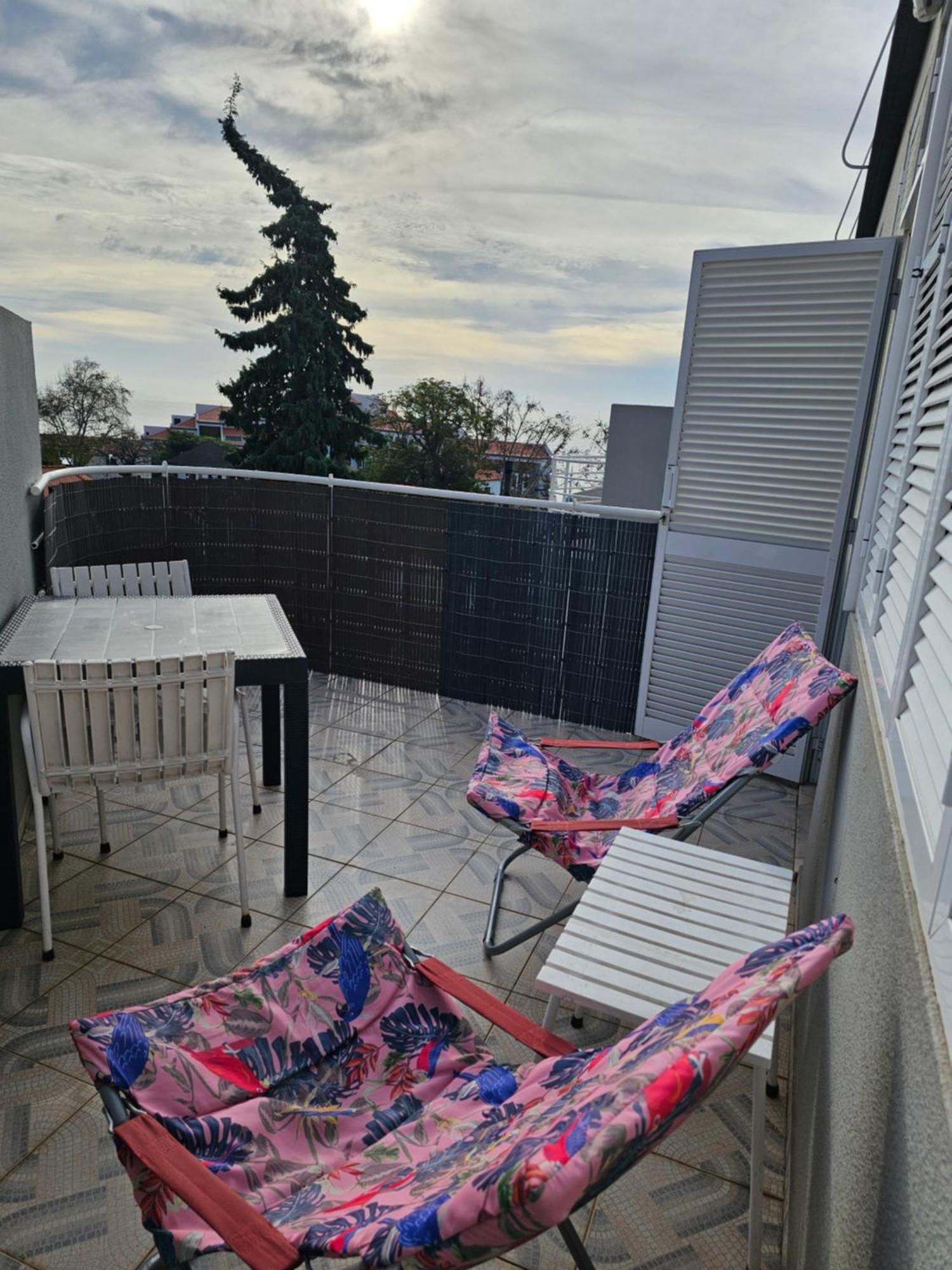 Apartamentos Navio Azul Funchal  Bilik gambar